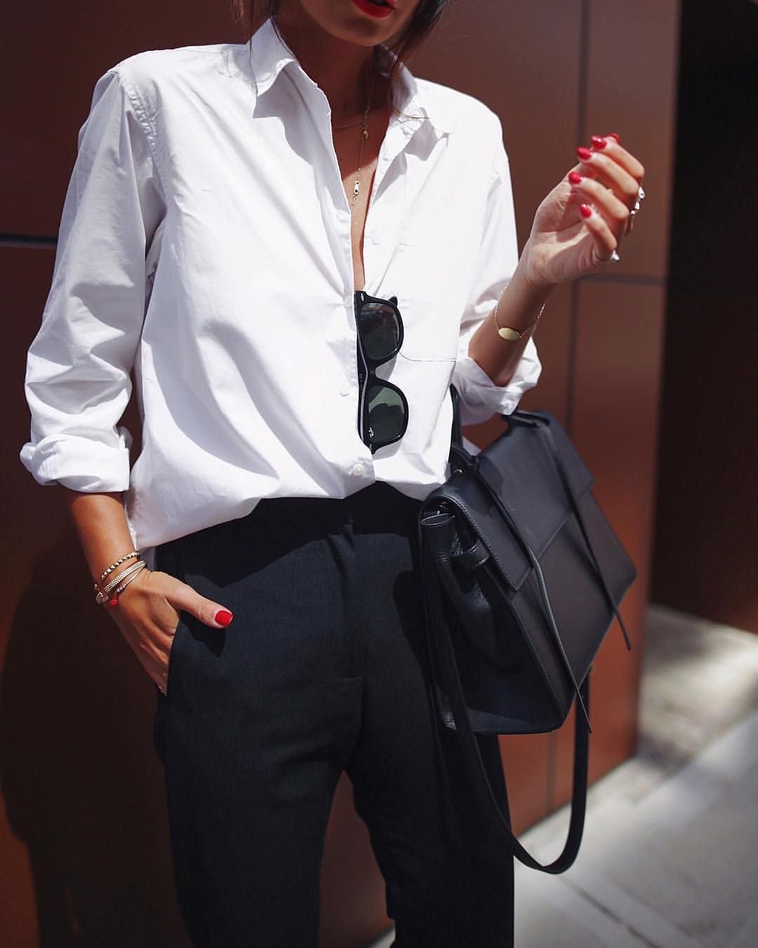 Офисный стиль с белой рубашкой