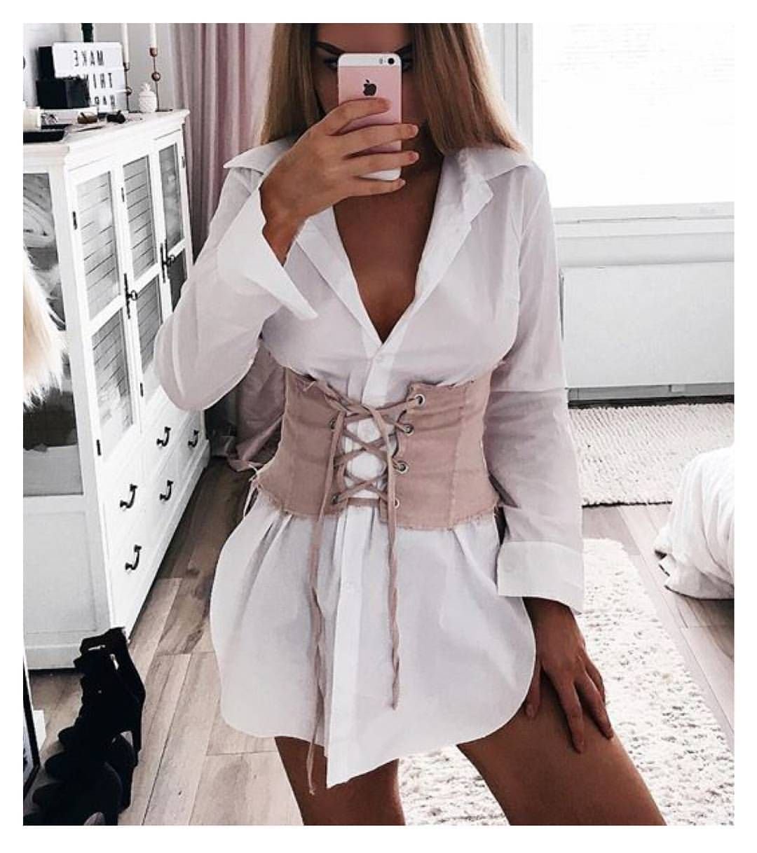 Образ с блузкой с объемными рукавами