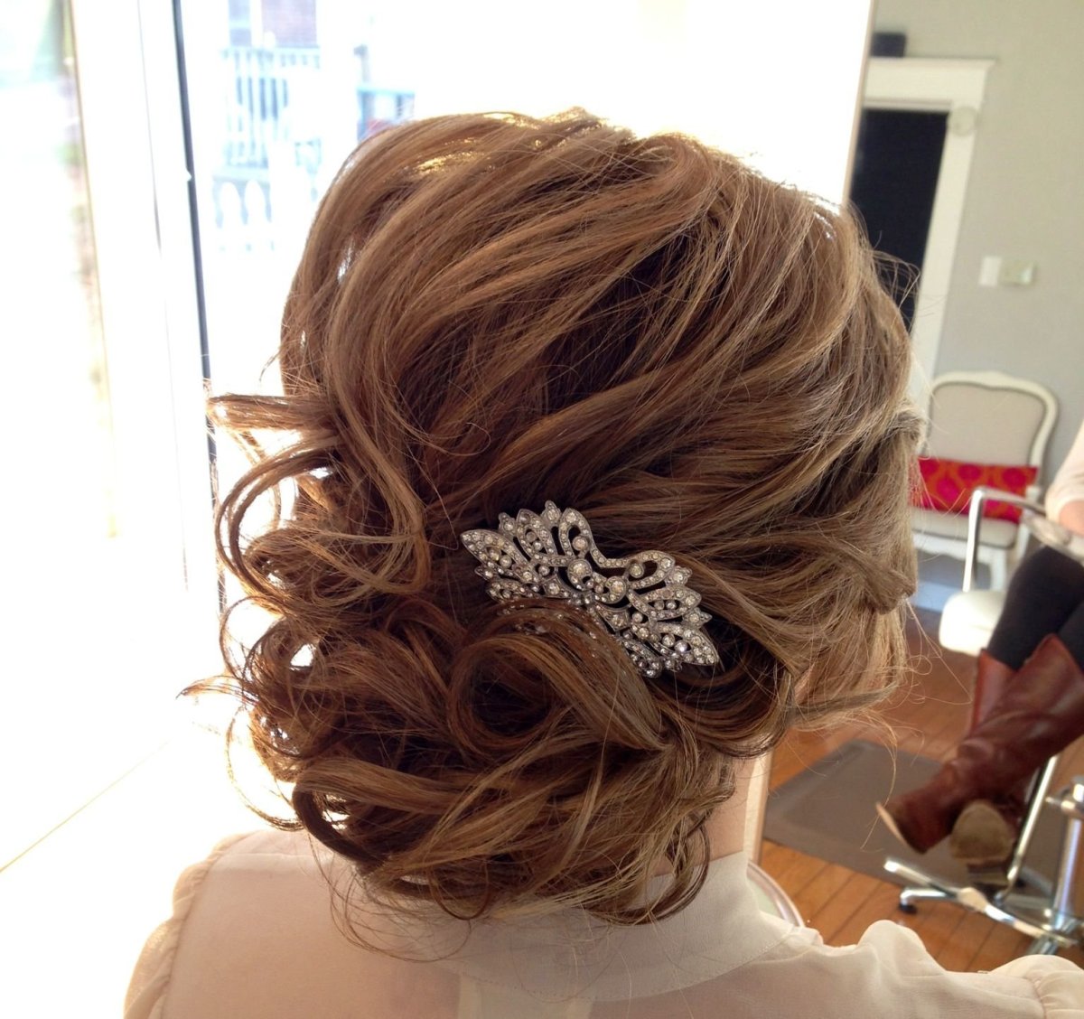 Свадебные причёски на средние волосы до плеч