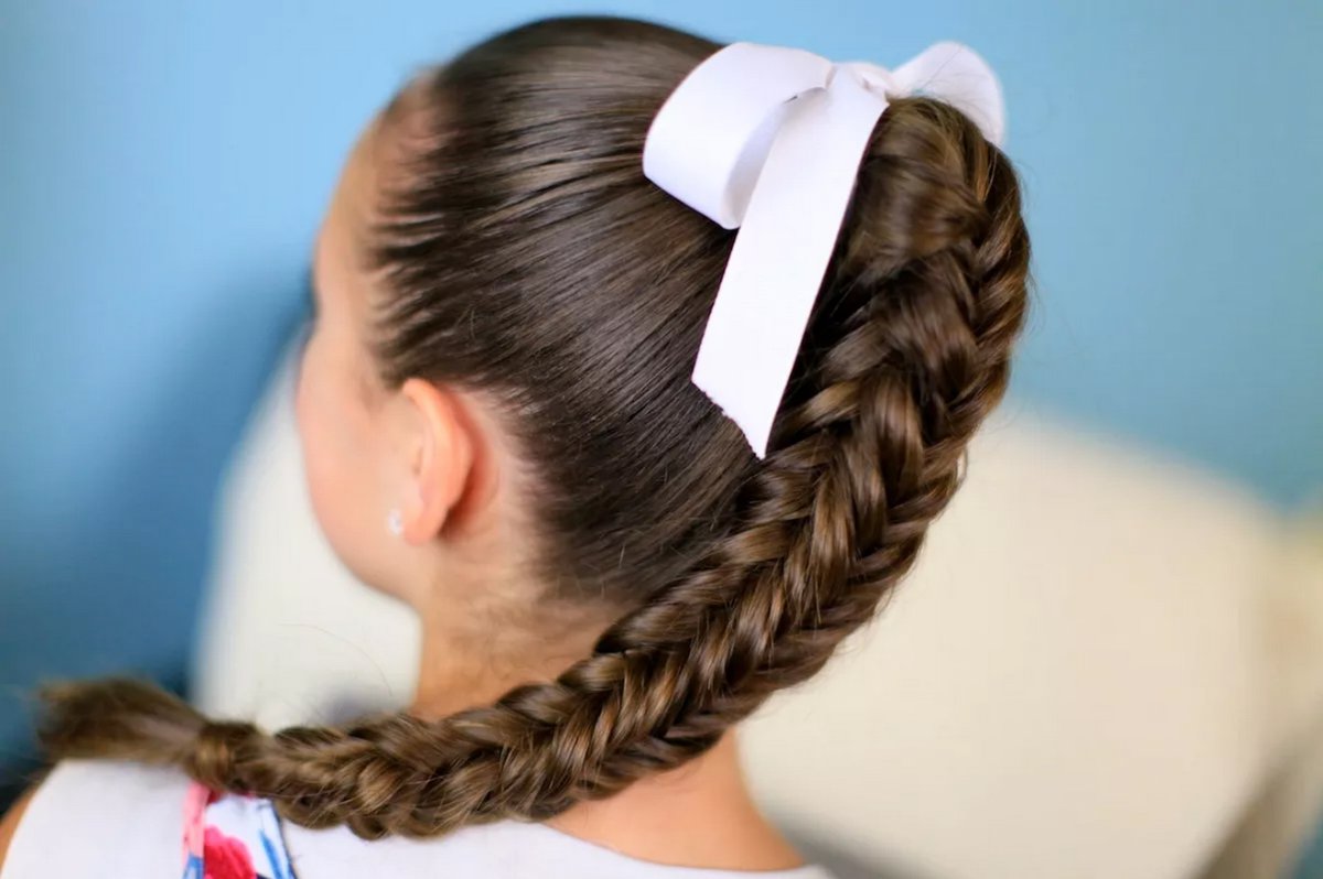 Шкодная прическа для девочки
