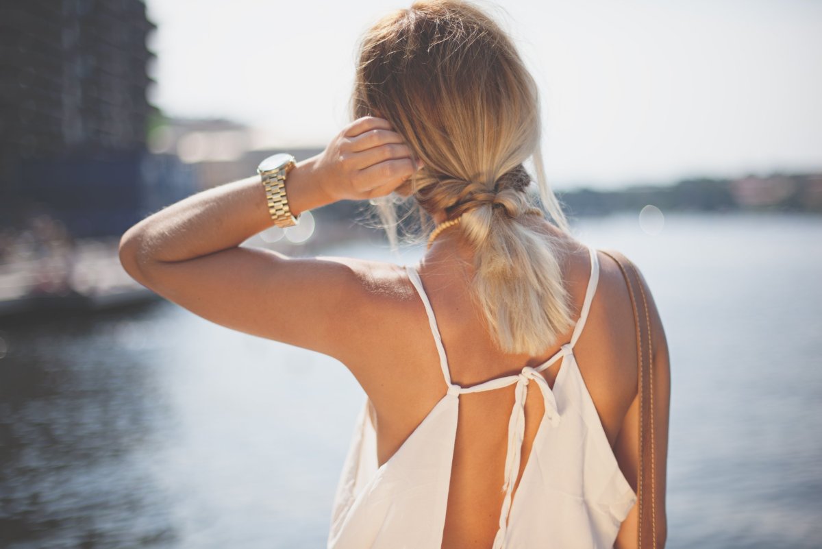 Блондинка со спины