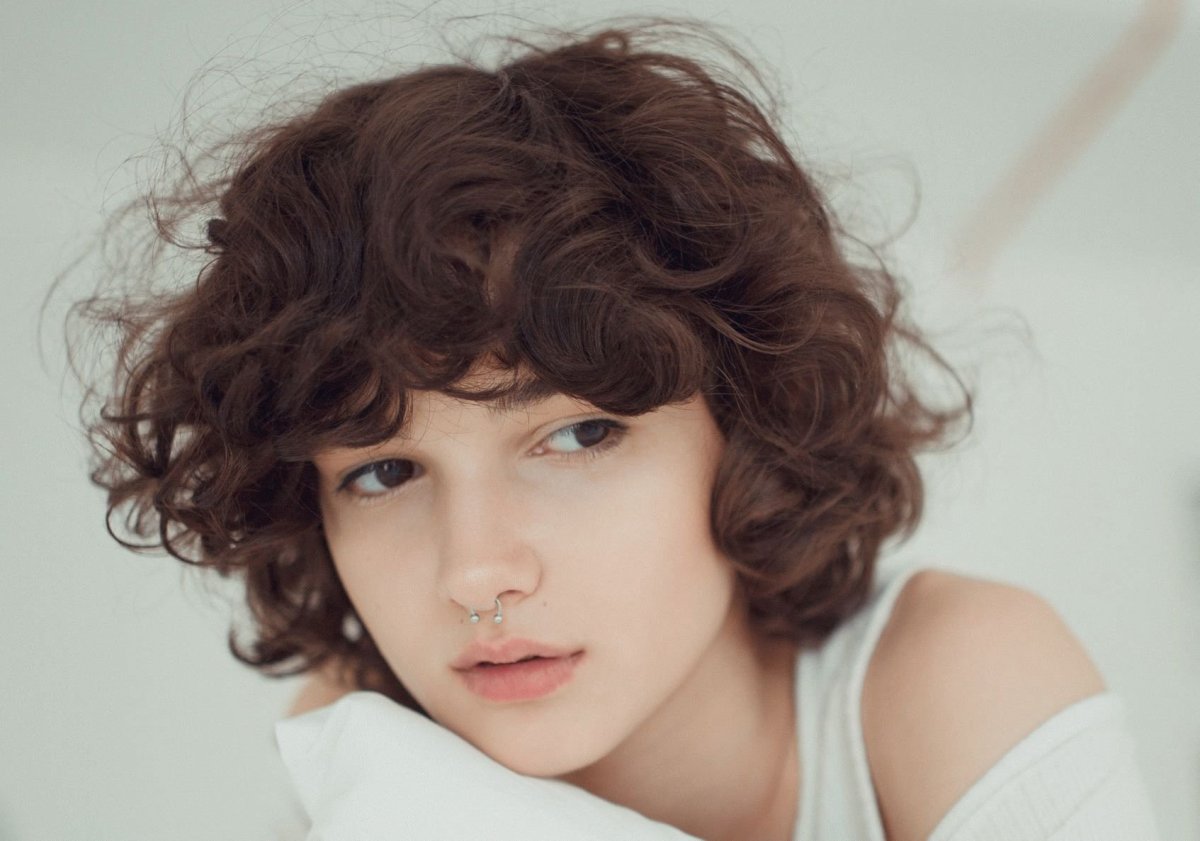 Стрижки на вьющиеся пушистые волосы