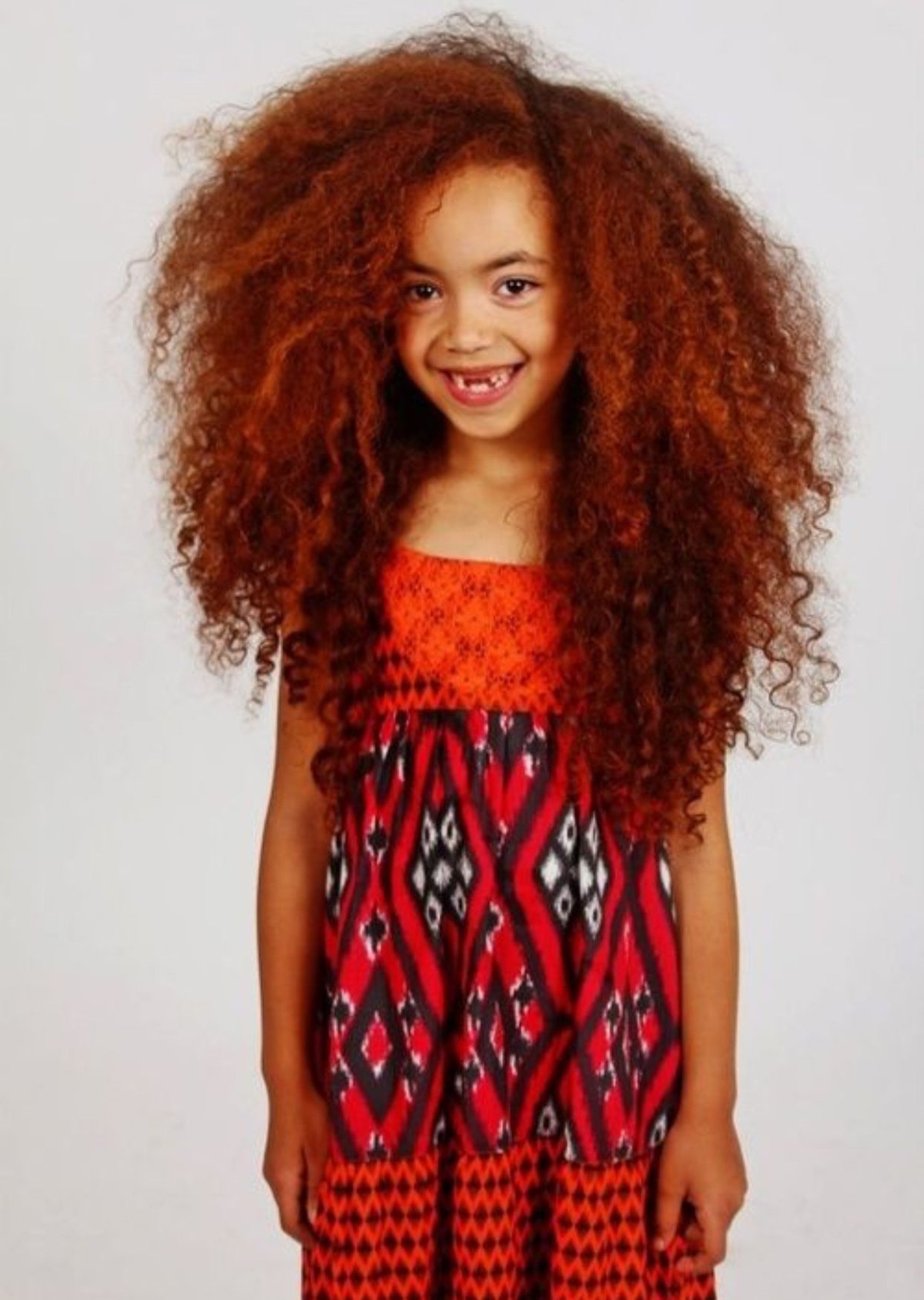 Стрижка для девочки на кудрявые волосы