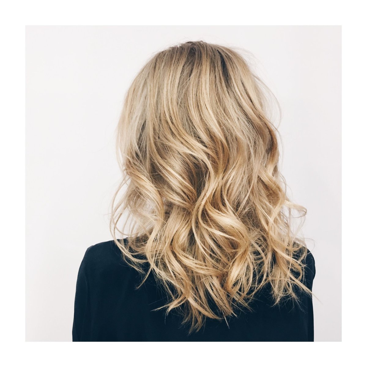 Локонымна средние волосы