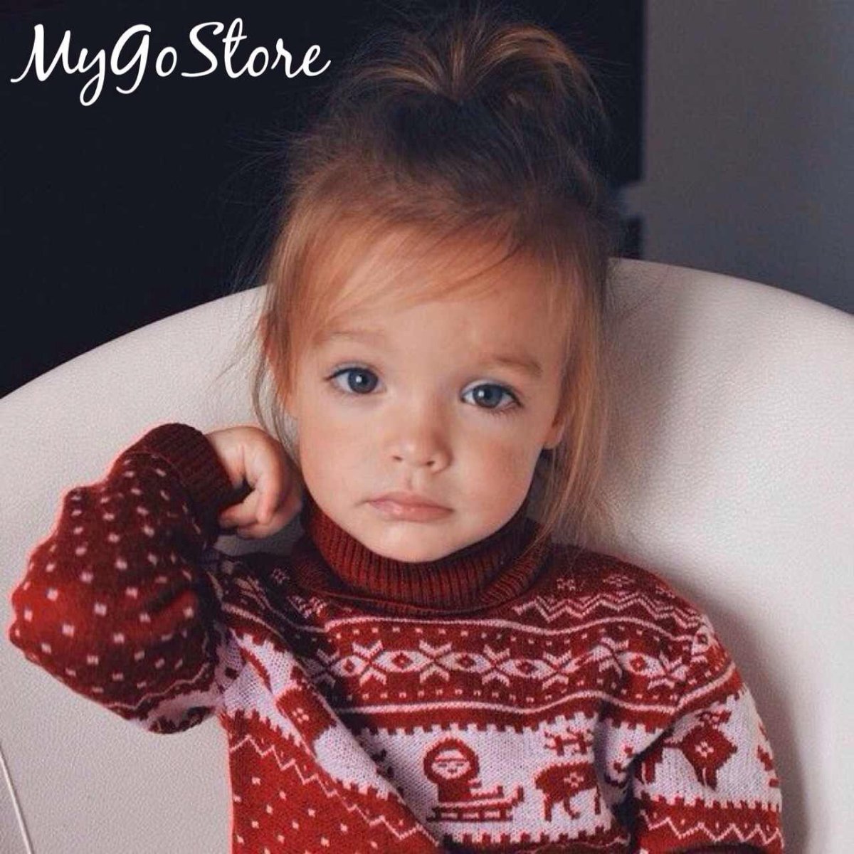 Девушка с русыми волосами без лица