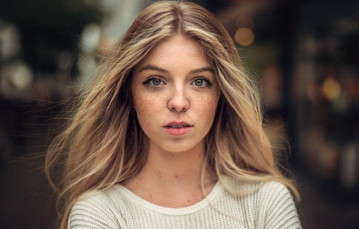 Скарлетт Лейтхолд селфи