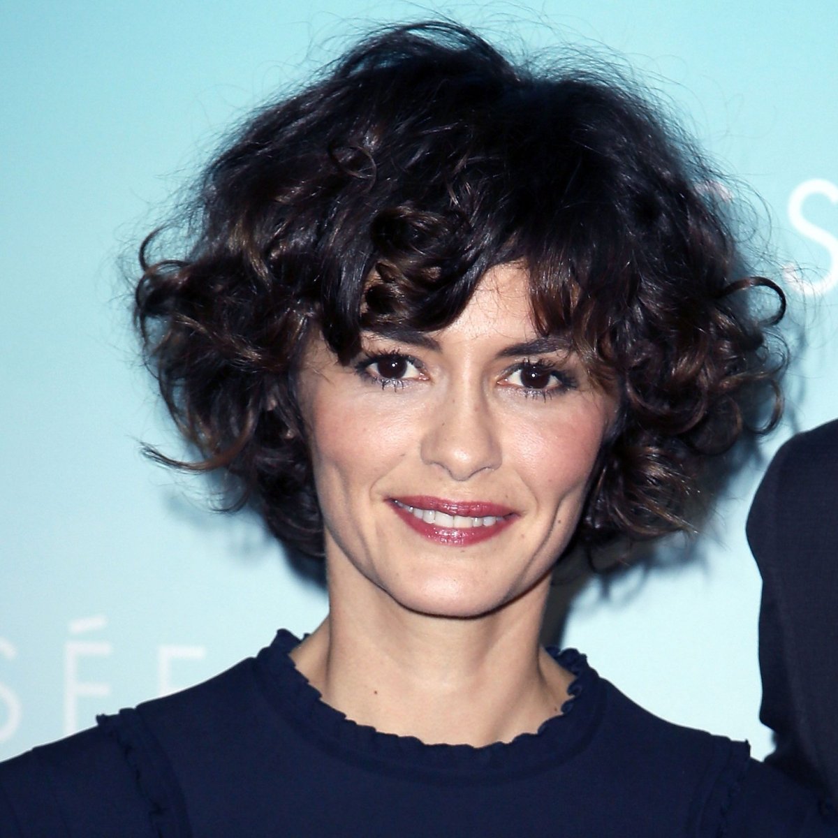 Стрижка Каскад на короткие волосы с челкой