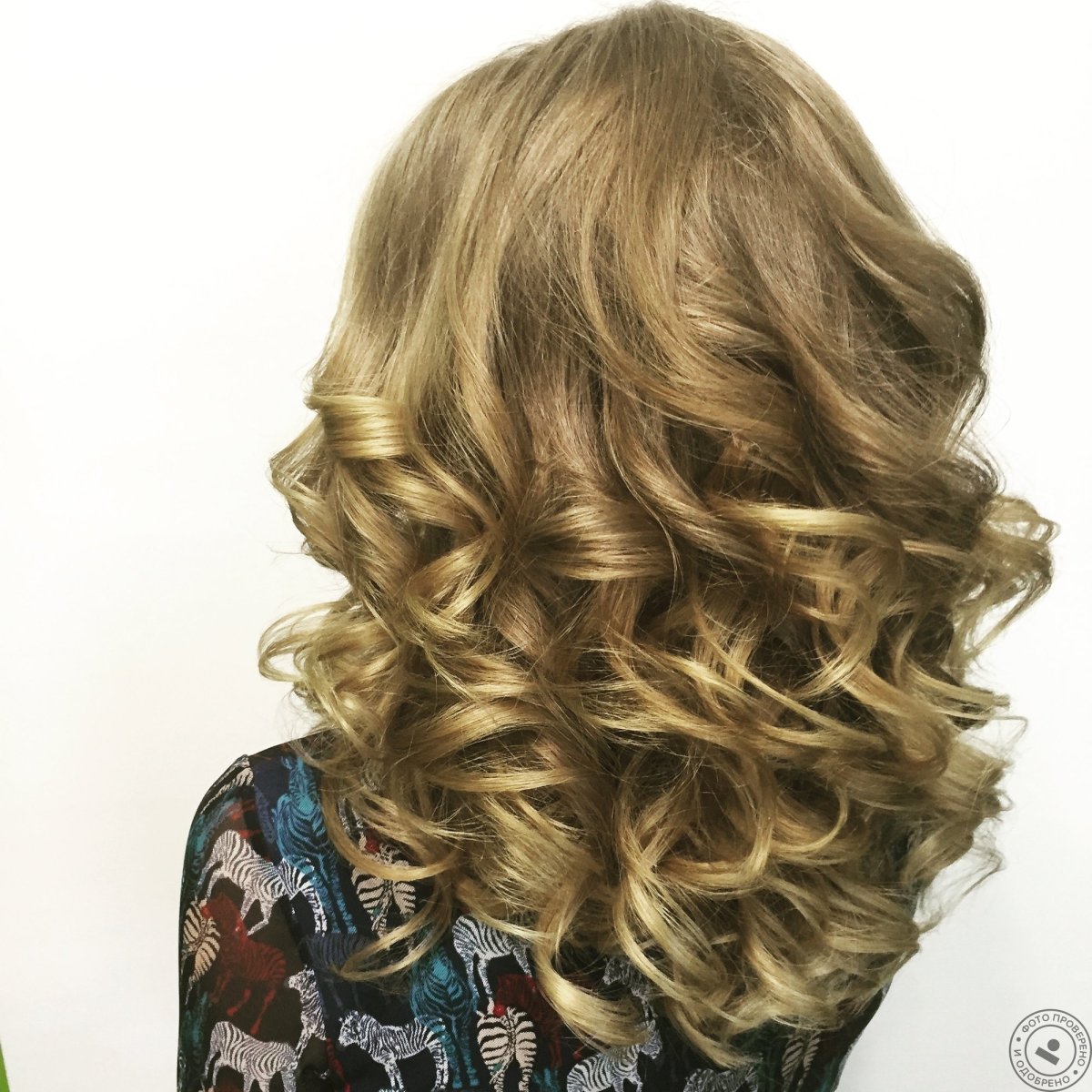 Стрижка каре-Боб на средние кудри