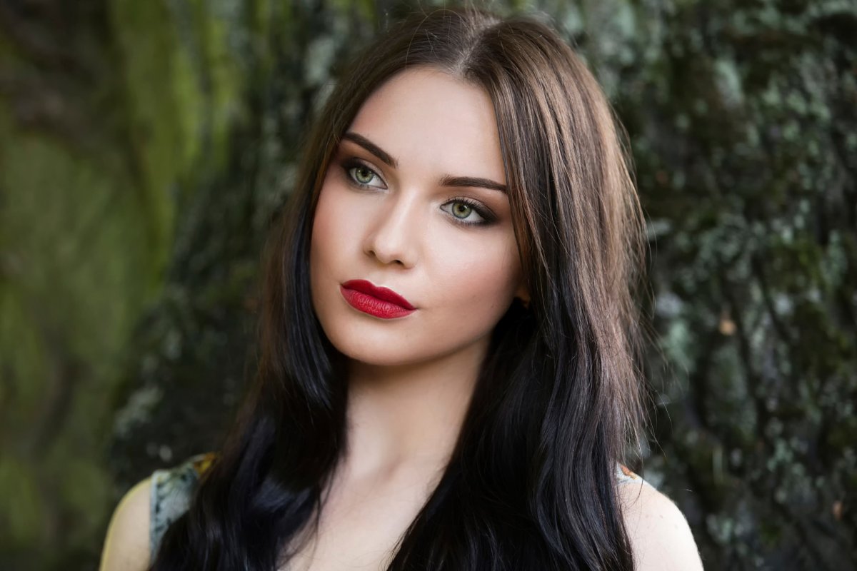 Шатенки со светлыми глазами