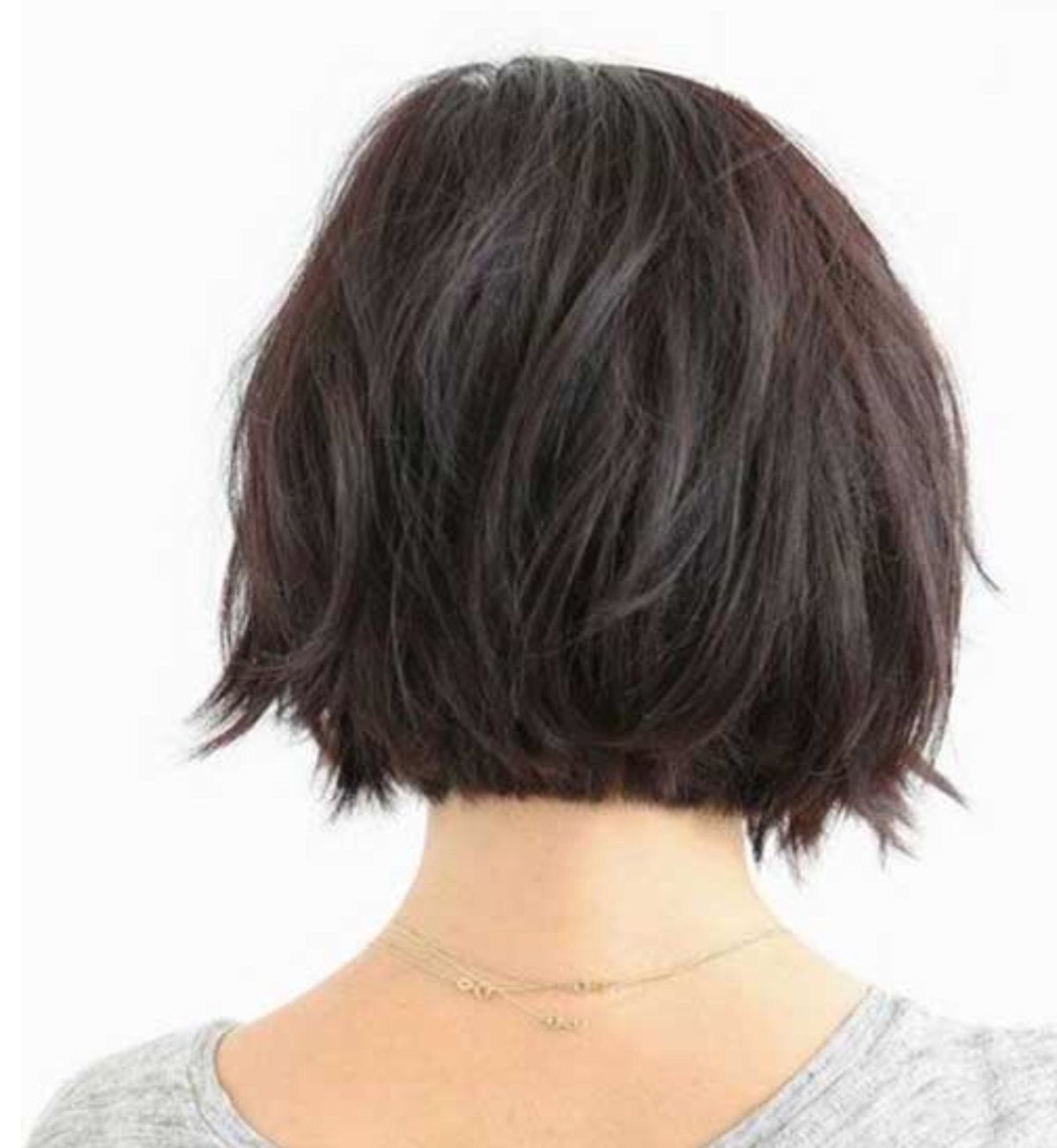 Стрижка рваный Боб на средние волосы вид сзади