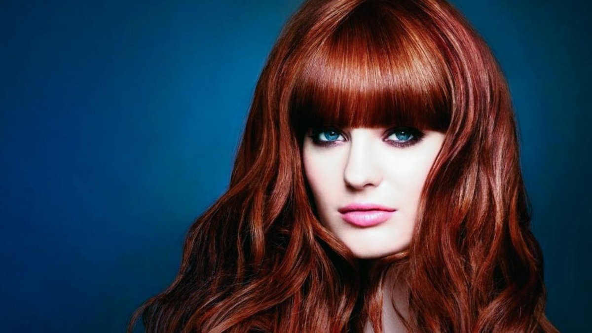 Длинные волосы коричневого цвета