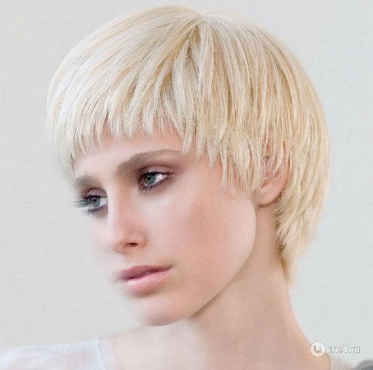 Стрижка шапочка с короткой челкой