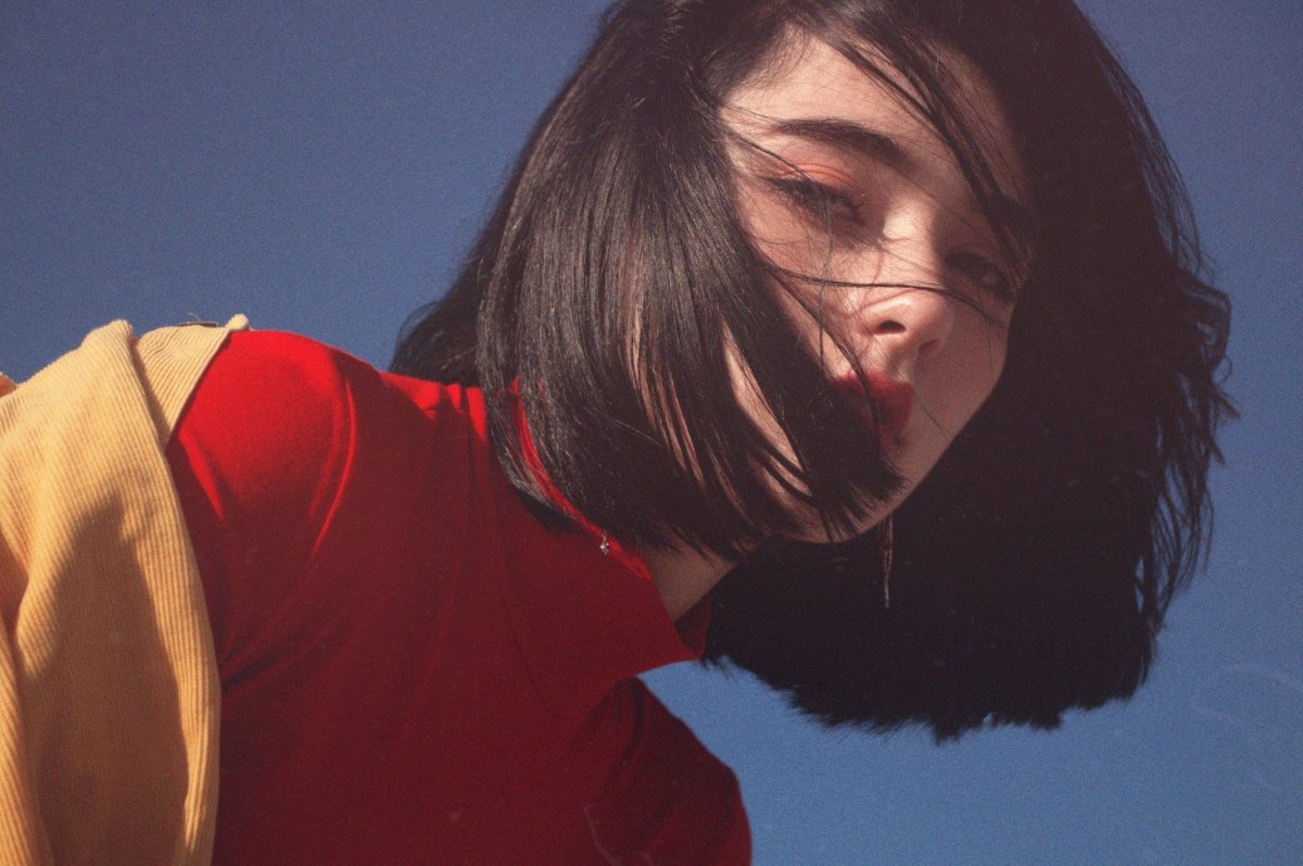 Девочка с каре