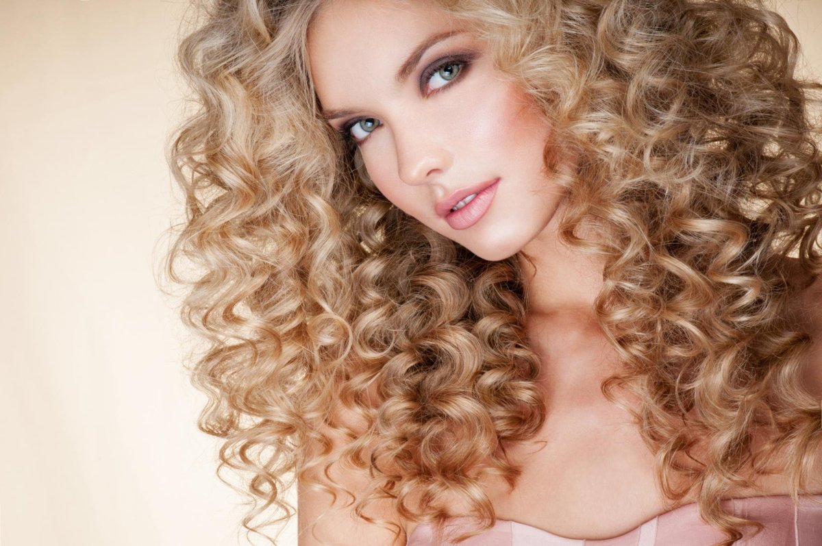Завитые волосы