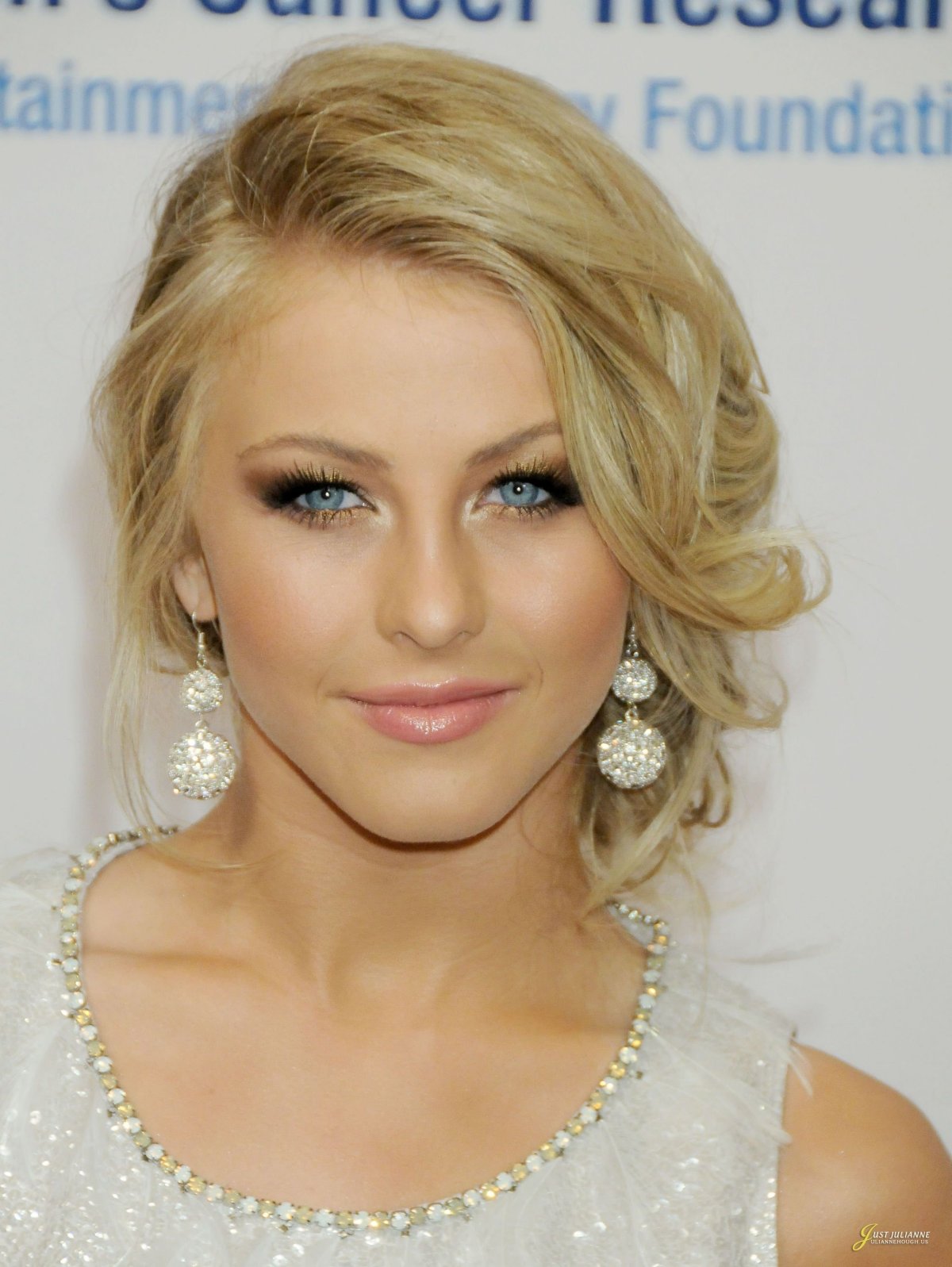 Укладка на волосы до плеч