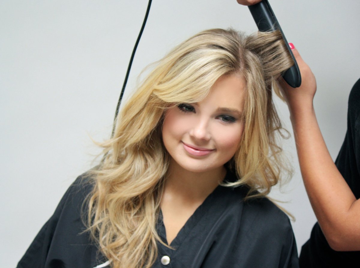 Укладка легкие Локоны на средние волосы