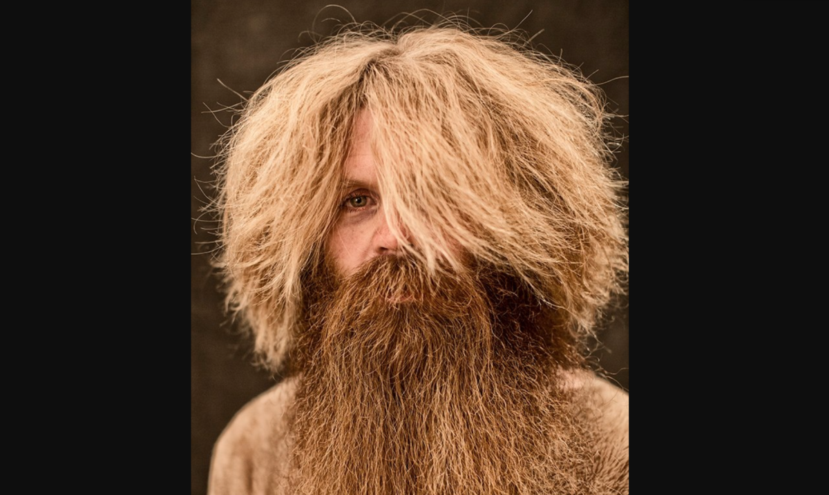 Обросший человек