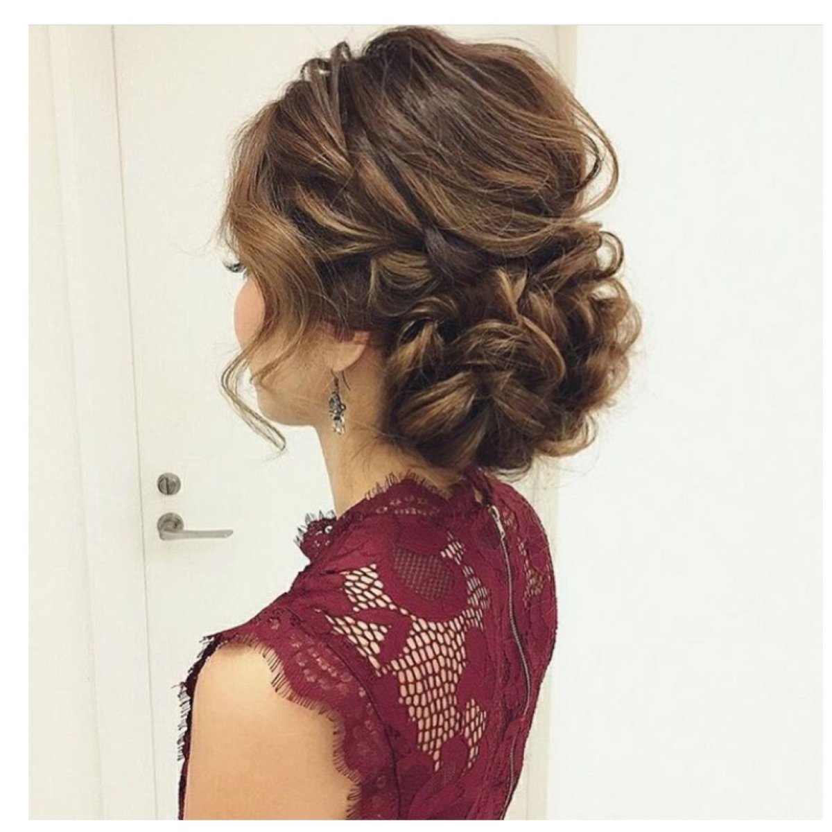 Вечерние прически на волосы до плеч