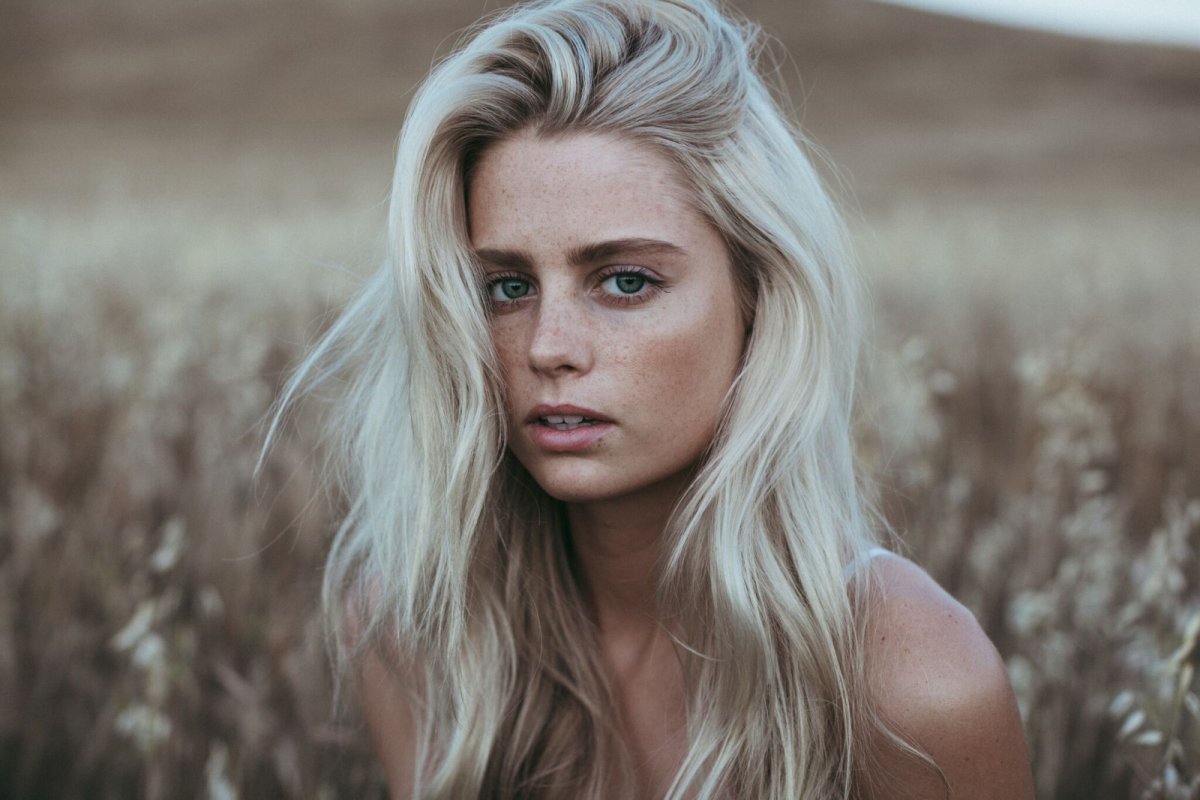 Красивые шатенки с зелеными глазами