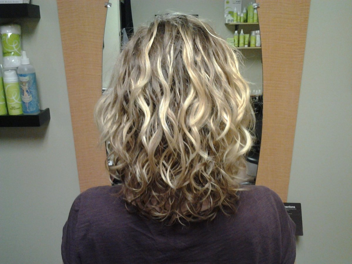 Химическая завивка на мелированные волосы