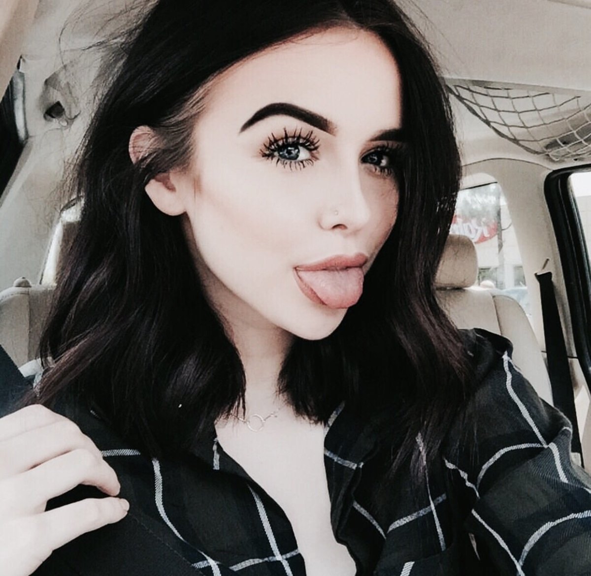 Акейша Бринли каре