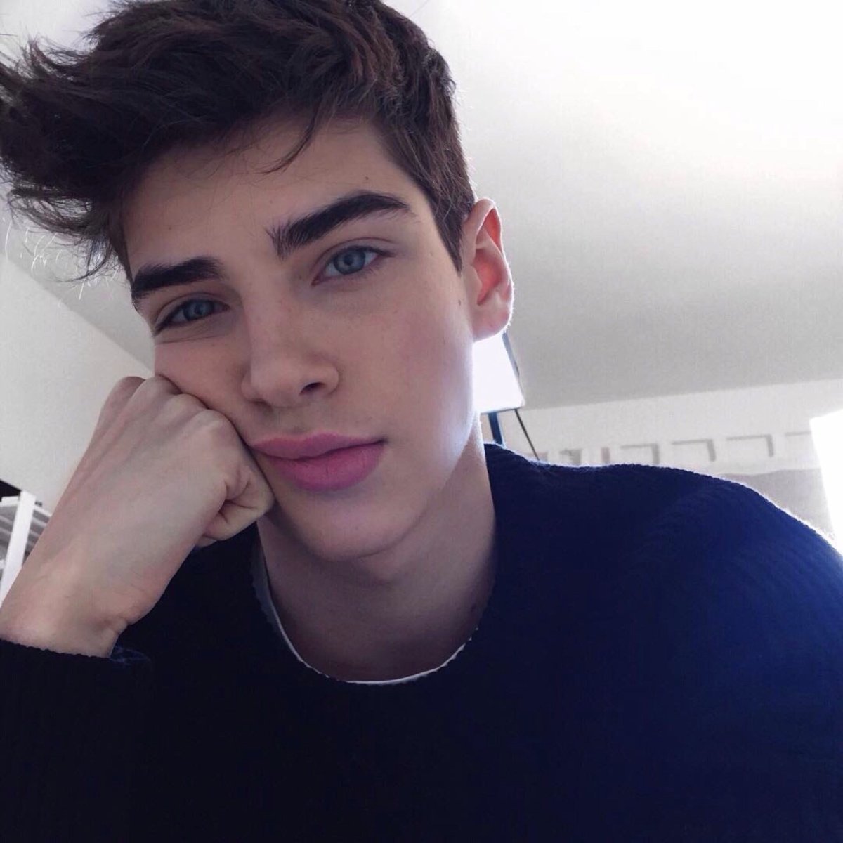 Корейский парень ulzzang boy