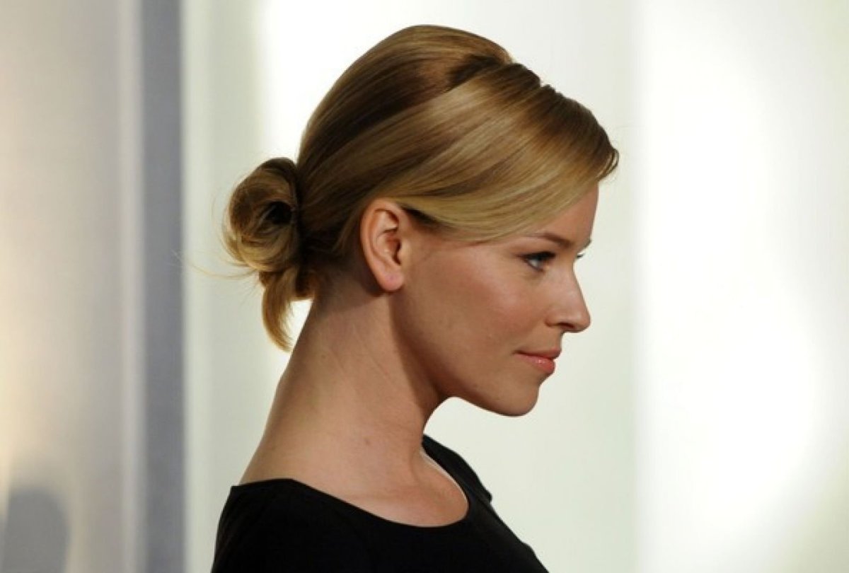 Классические укладки на средние волосы