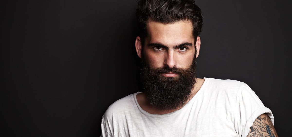 Брутальный мужчина с бородой