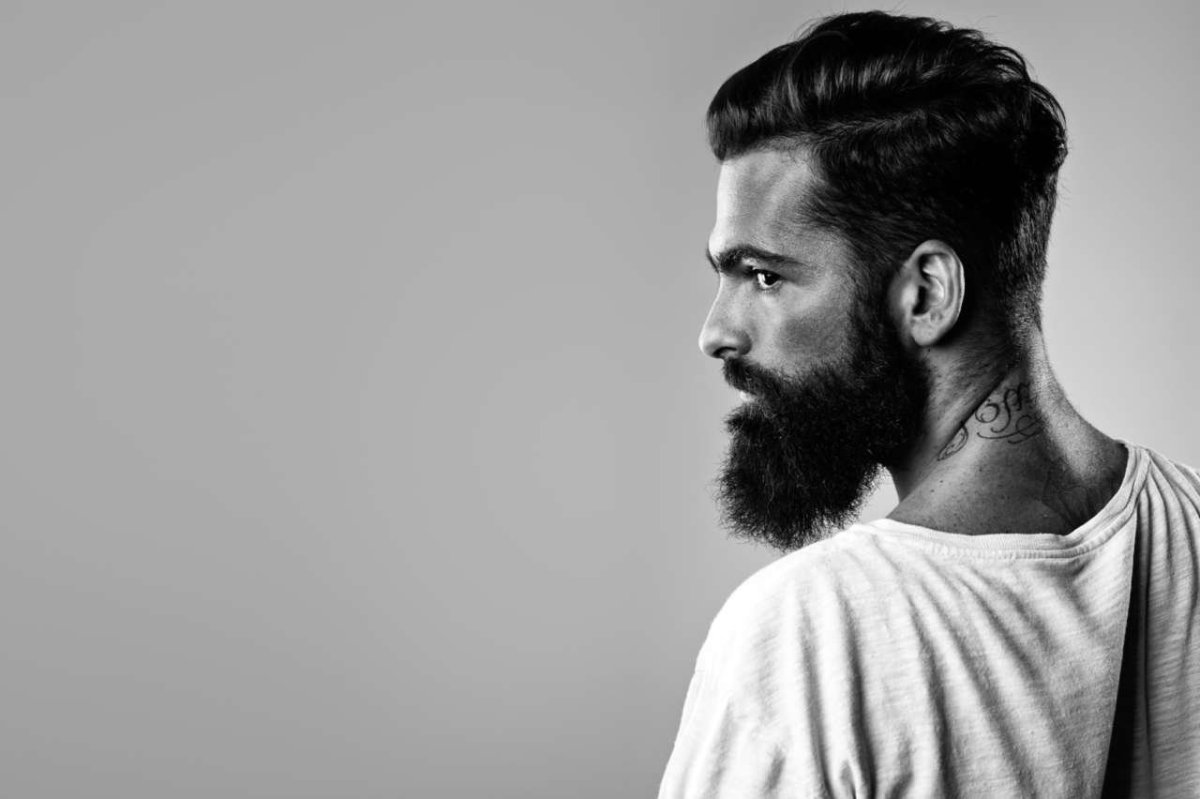 Брутальный мужчина с бородой