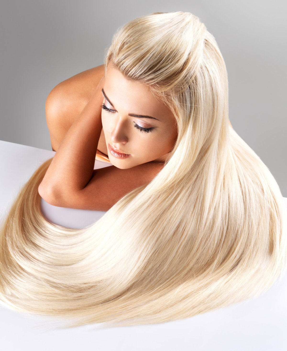 Красивый блонд