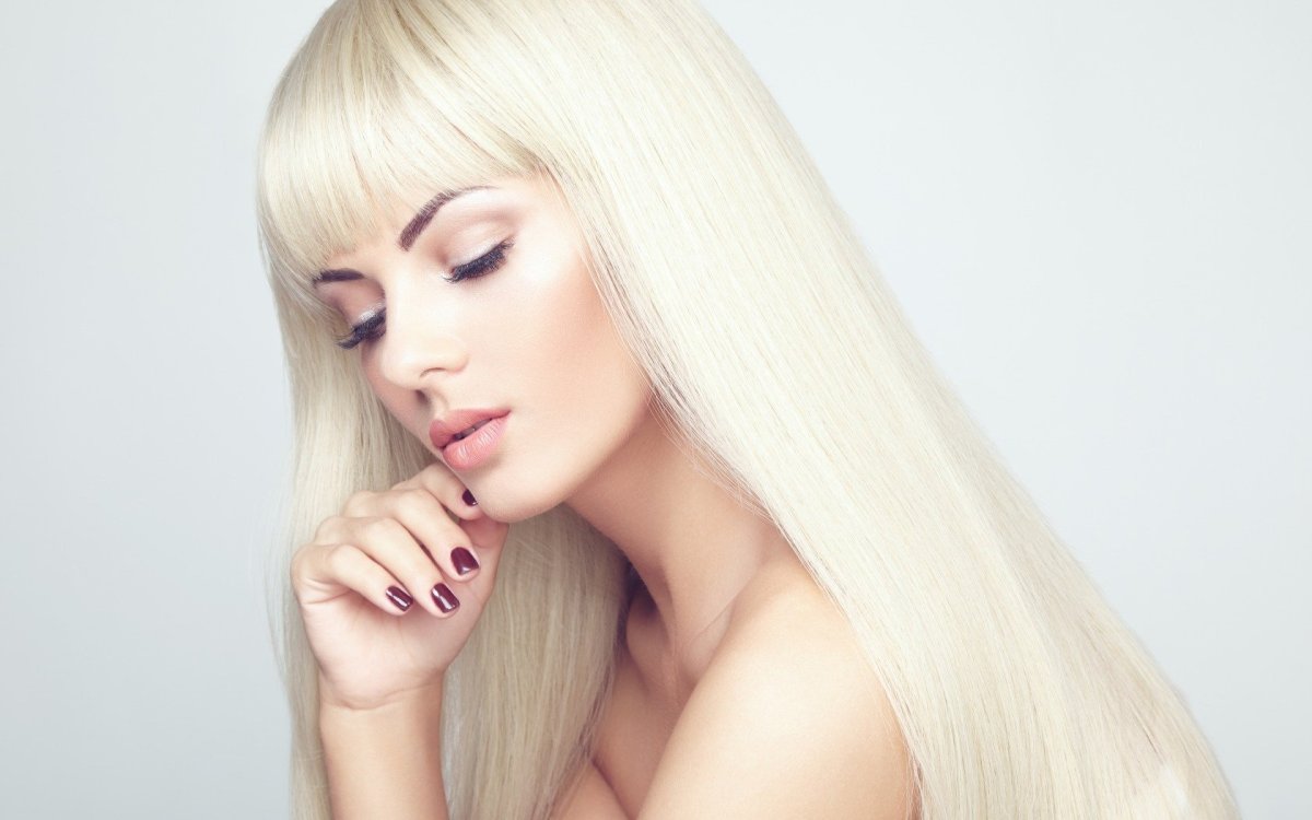 Красивый блонд