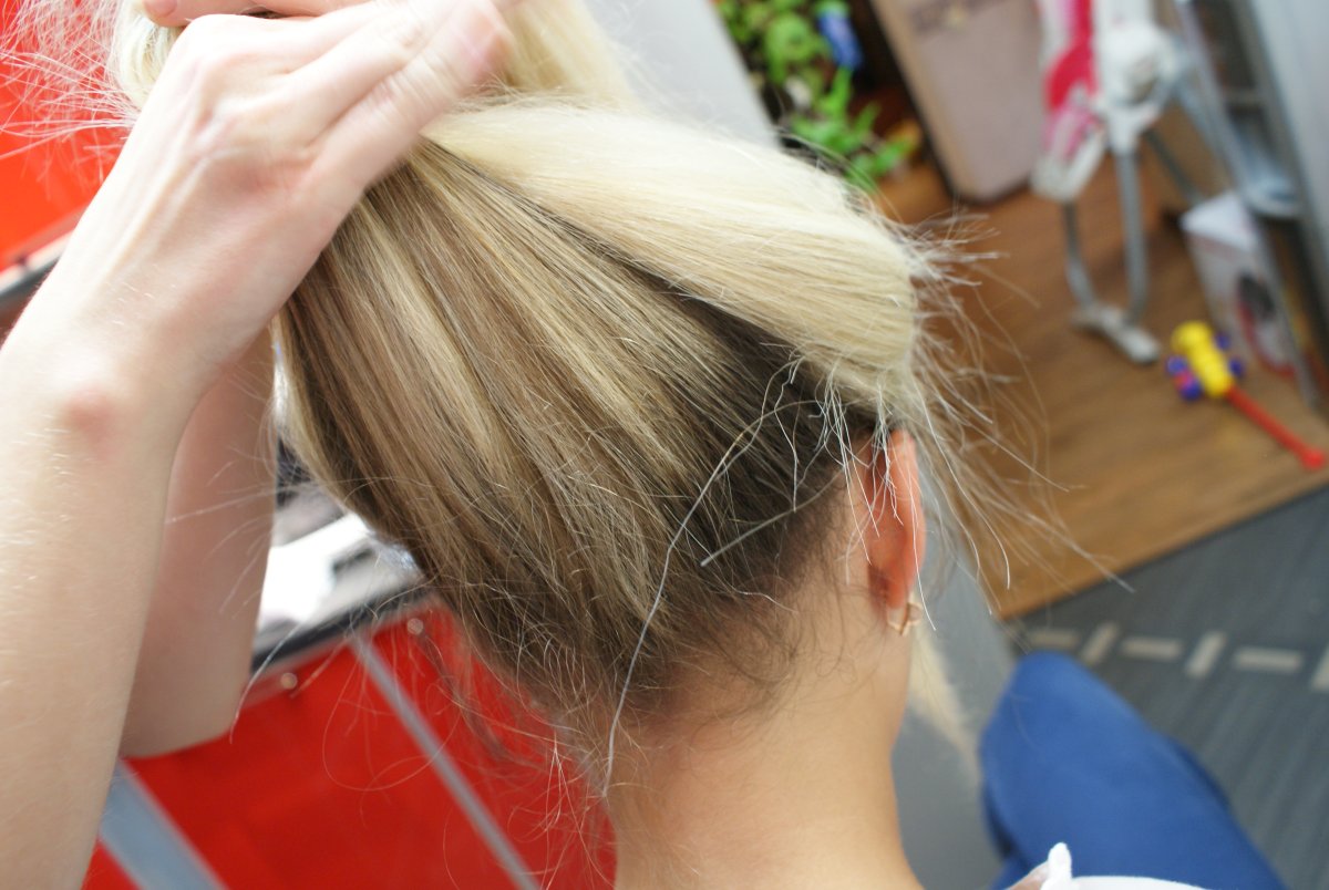 Цвет волос блонд с желтым оттенком