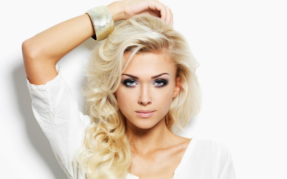 Прически для блондинок