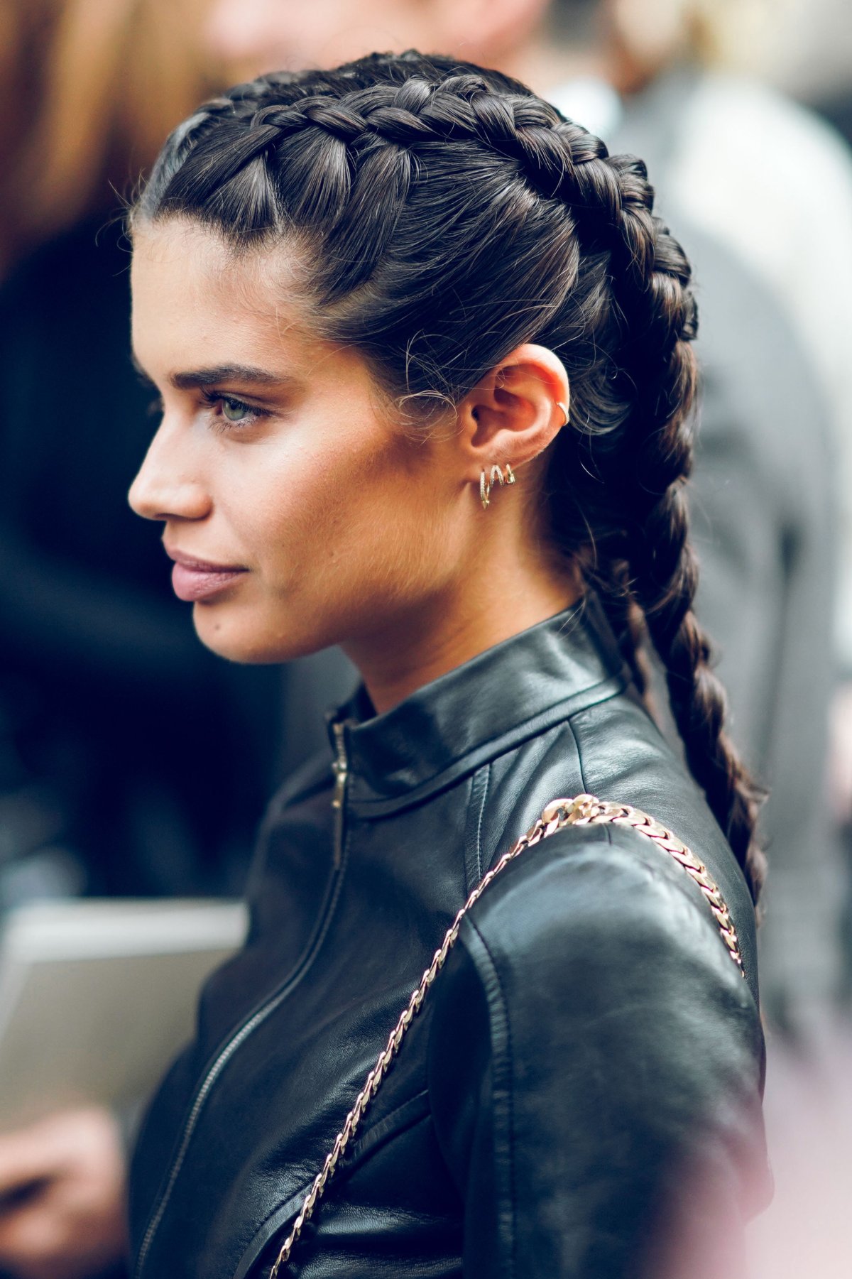 Женский ММА прически косички