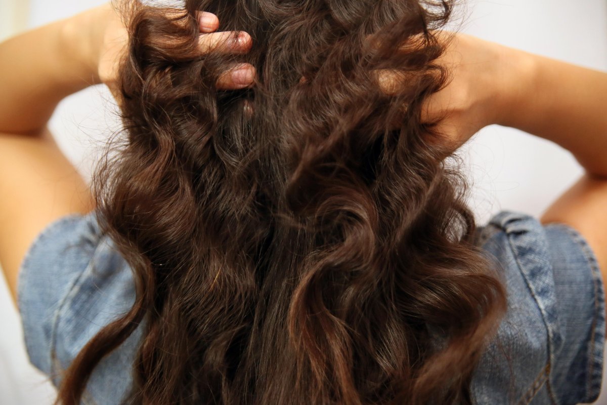 Пористые кудрявые волосы