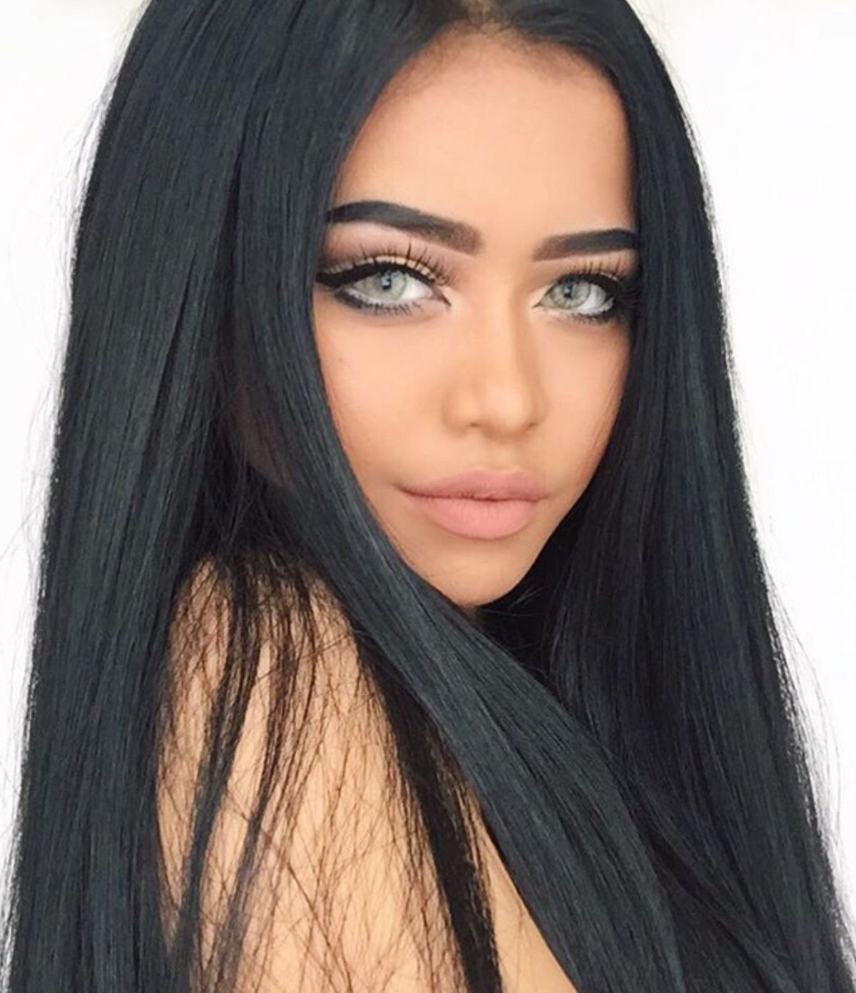 Черные волосы