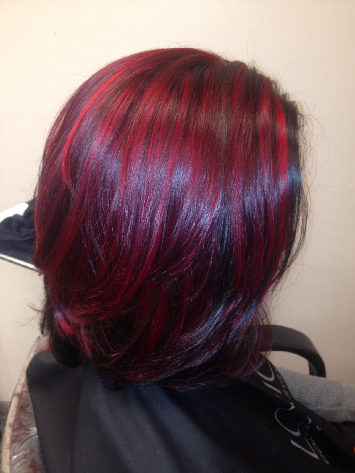 Цветное мелирование на черные волосы