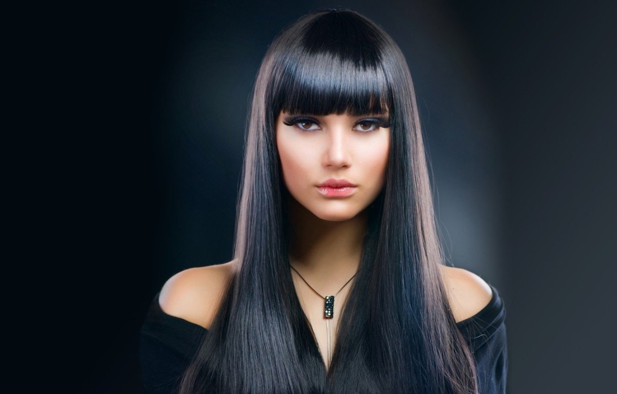 Стрижки на длинные черные волосы с челкой