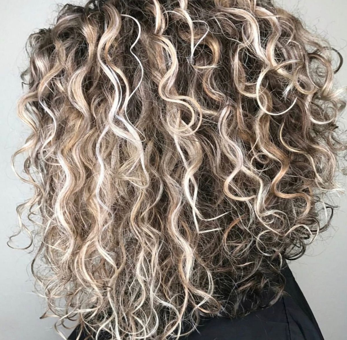 Химическая завивка на обесцвеченные волосы