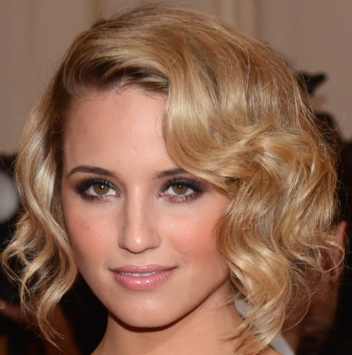 Прически на каре