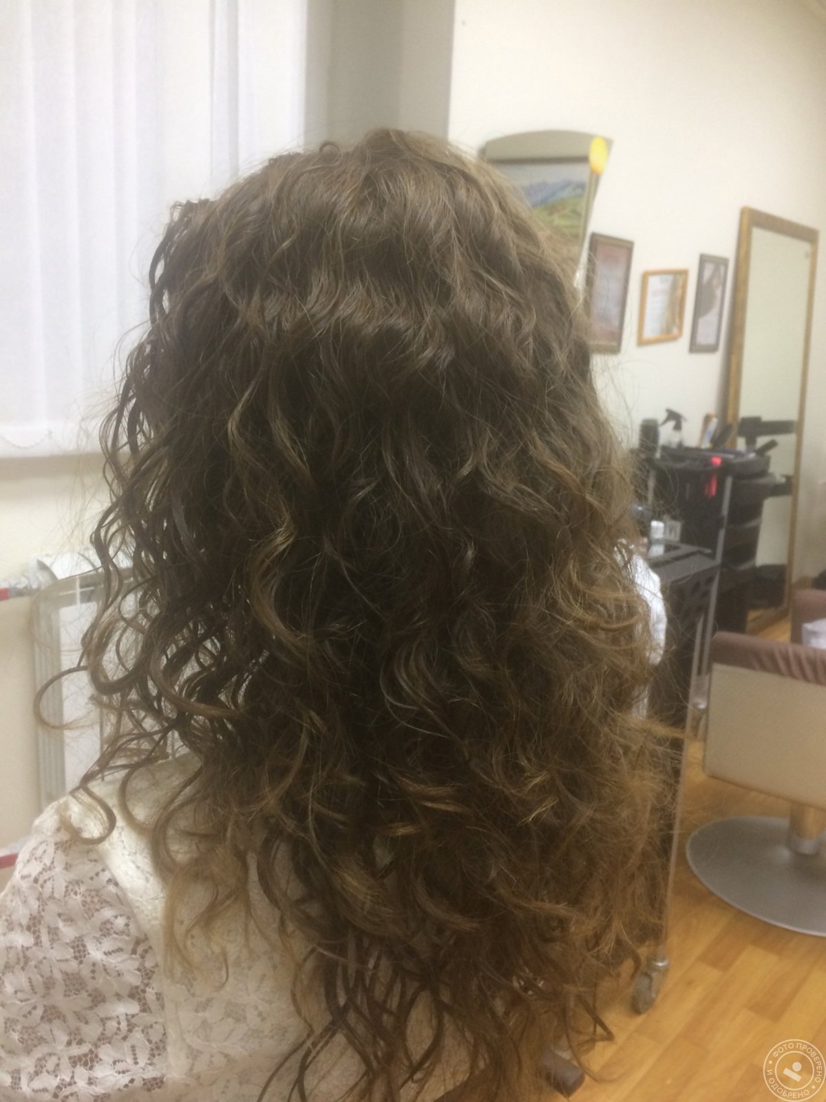 Лёгкая химия на средние волосы с челкой