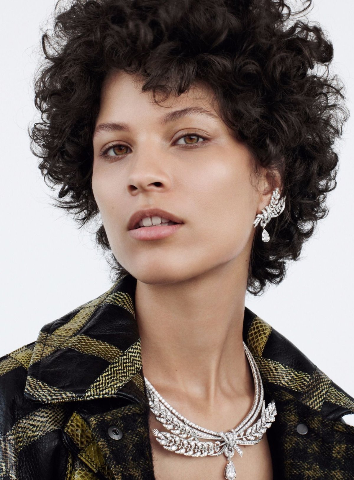 Короткие стрижки для вьющихся волос