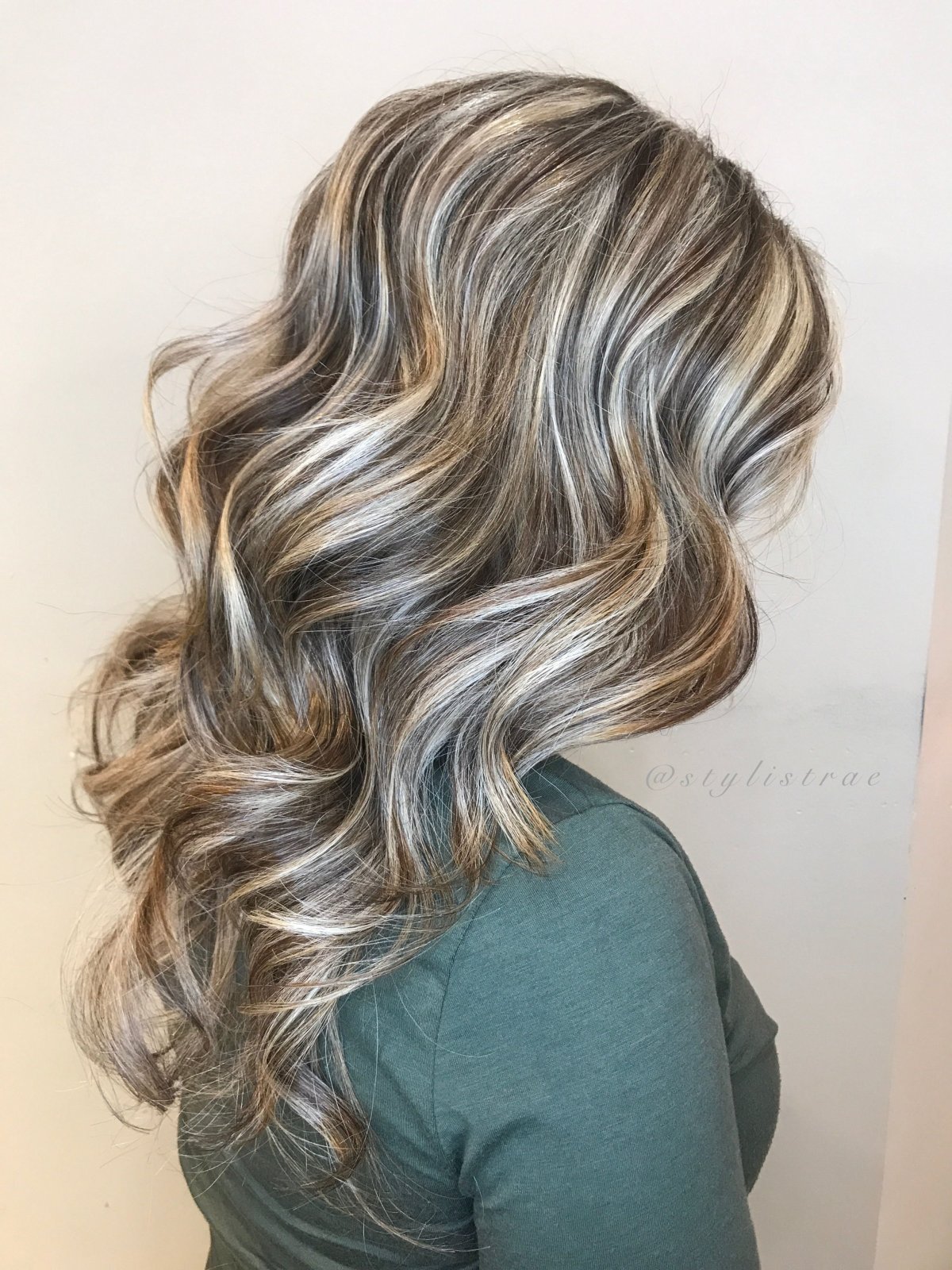 Седое мелирование на русые волосы