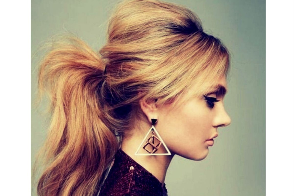 Прическа хвост с начесом