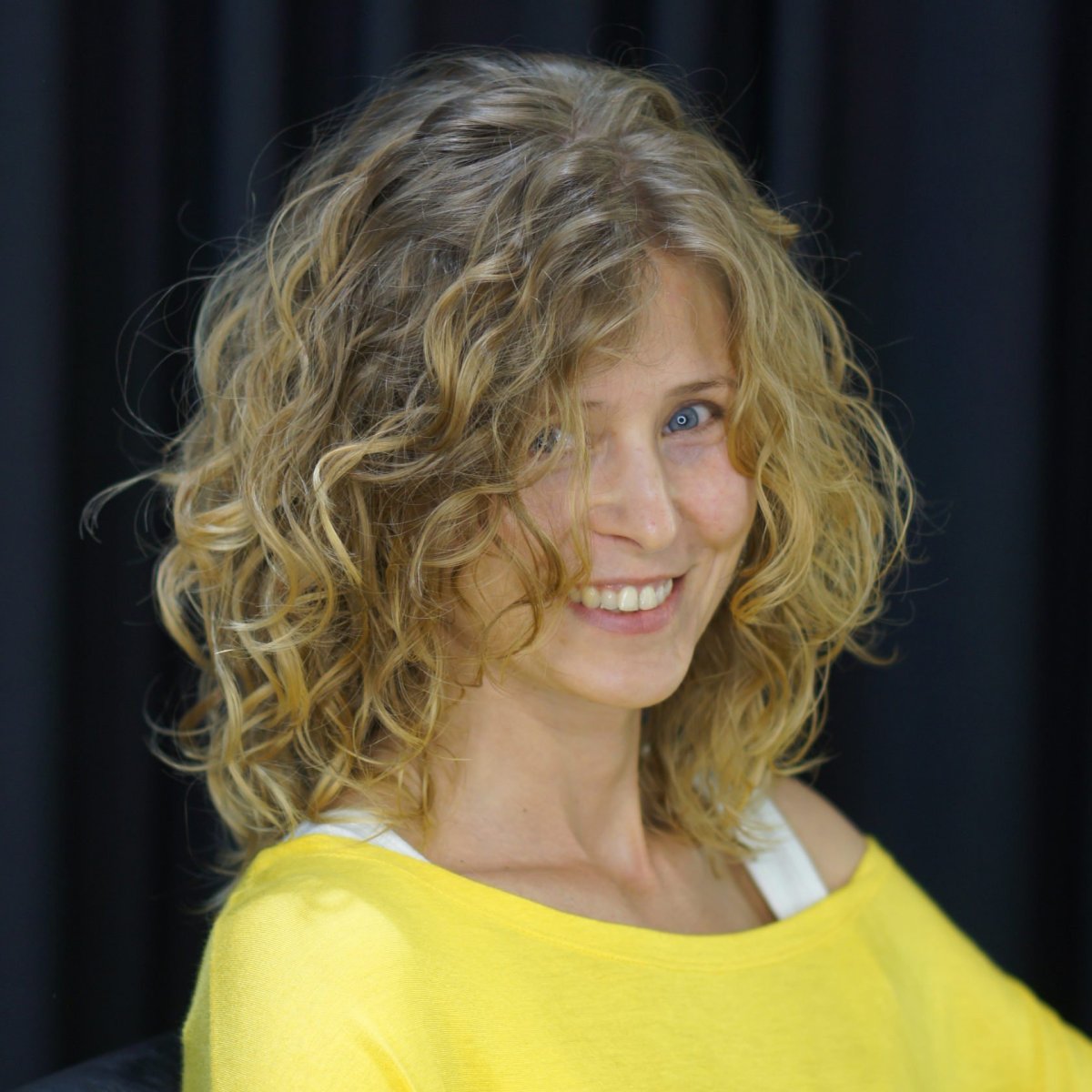 Химия на средние волосы