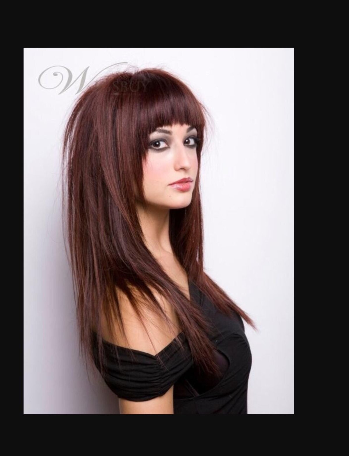 Косая чёлка с уголком