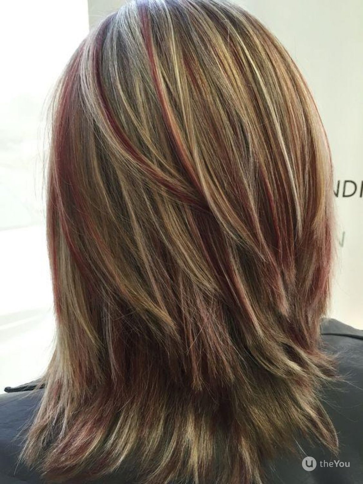 Каскад с мелированием на темные волосы