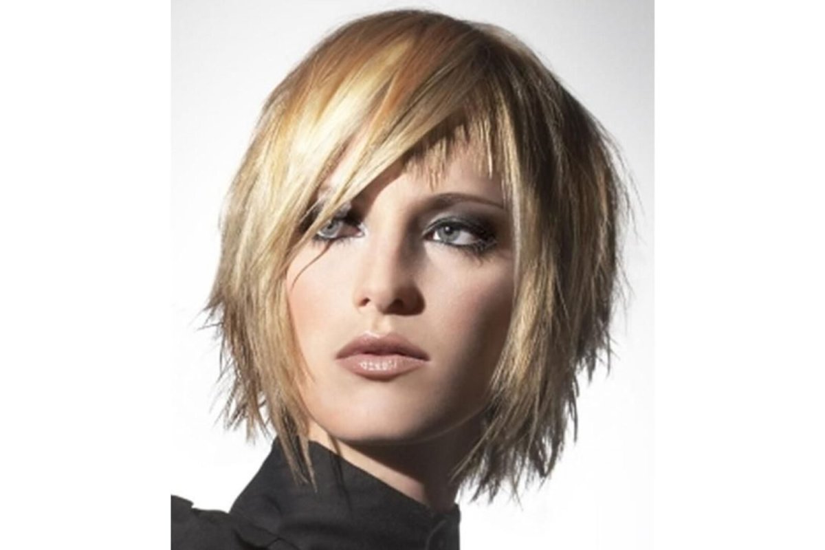 Каре лесенкой рваное