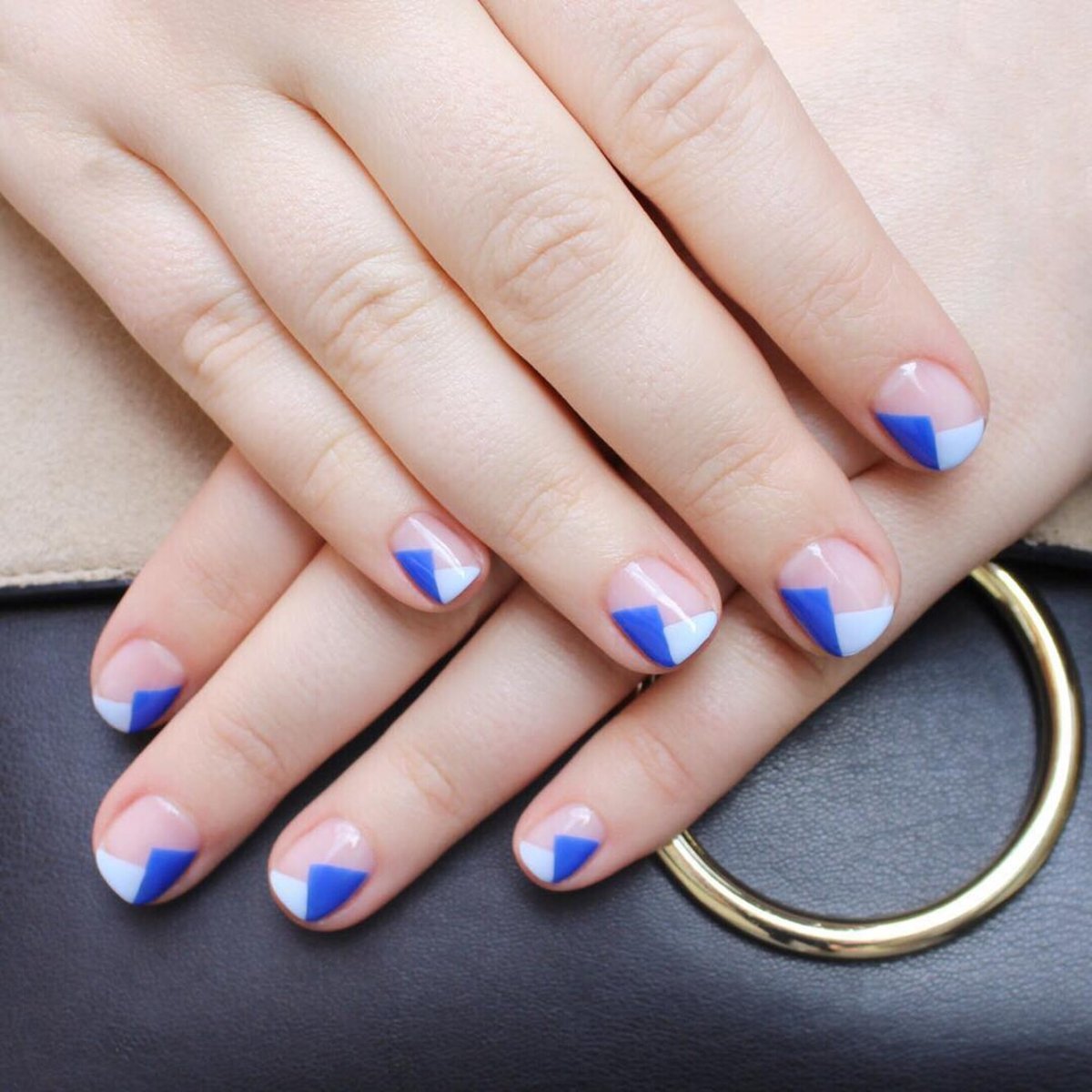 Синий френч на короткие ногти