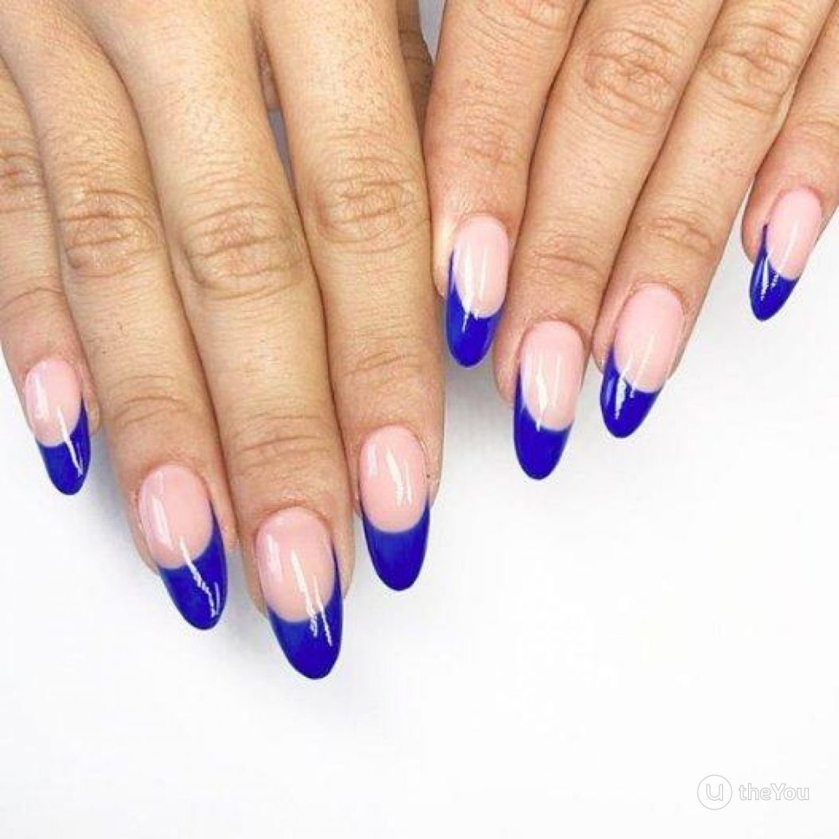 Синий френч на ногтях